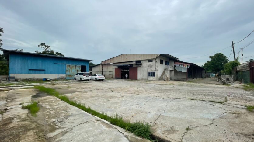 ULU TIRAM LAND