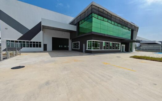 Detached Factory for Sale in Desa Cemerlang Johor | 1.24 Acres Land | 33,411 sqft Built-Up